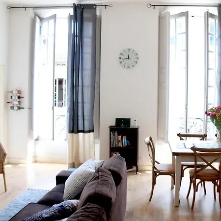 Key To - Fairytale View, 2 Bd + Elevator Appartement *