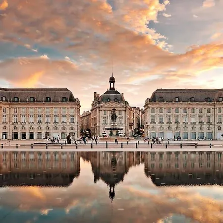 Key To - Fairytale View, 2 Bd + Elevator Appartamento Bordeaux
