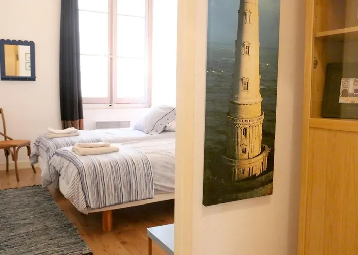 Key To - Fairytale View, 2 Bd + Elevator Μπορντό