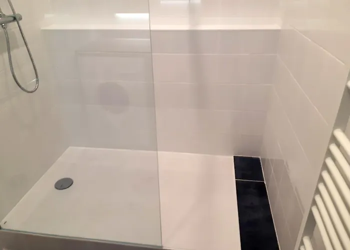 Key To - Fairytale View, 2 Bd + Elevator