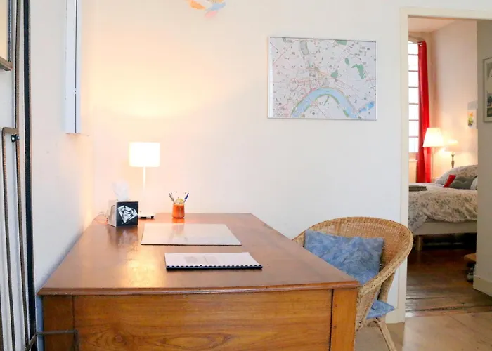 Key To - Fairytale View, 2 Bd + Elevator Apartment *