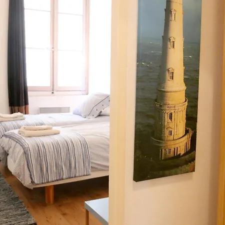 Key To - Fairytale View, 2 Bd + Elevator 보르도