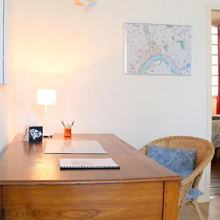 Key To - Fairytale View, 2 Bd + Elevator 아파트 *