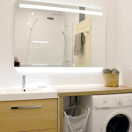 아파트 Key To - Fairytale View, 2 Bd + Elevator *