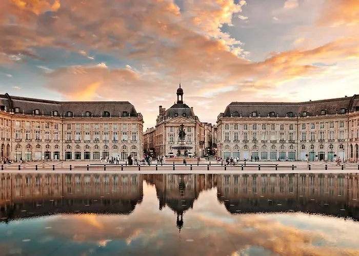 Key To - Fairytale View, 2 Bd + Elevator Apartment Bordeaux