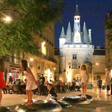 Key To - Fairytale View, 2 Bd + Elevator Bordeaux