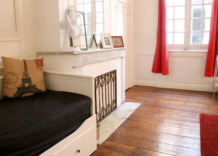 Apartment Key To - Fairytale View, 2 Bd + Elevator *