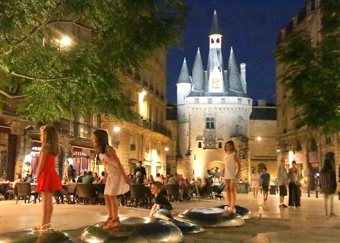 Key To - Fairytale View, 2 Bd + Elevator Bordeaux